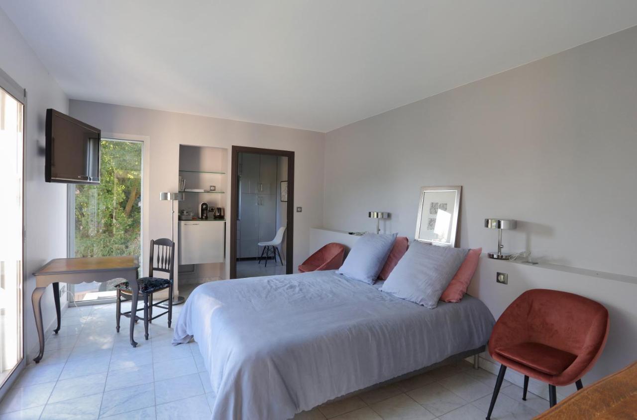 Chambres En Vue - Chambres D'Hotes La Tour-en-Jarez ภายนอก รูปภาพ